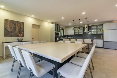 Luxury Villa Photo #22