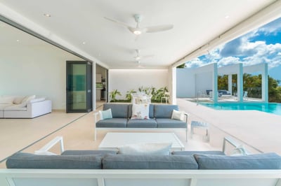 Luxury Villa Photo #8