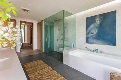 Luxury Villa Photo #23