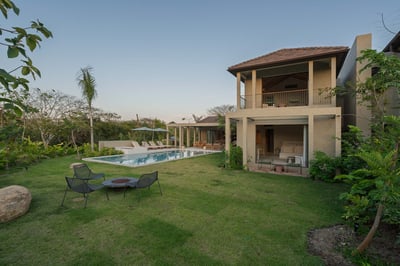 Luxury Villa Photo #9