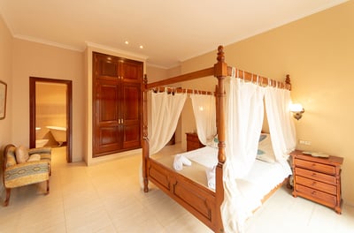 Luxury Villa Photo #19