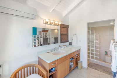 Luxury Villa Photo #25