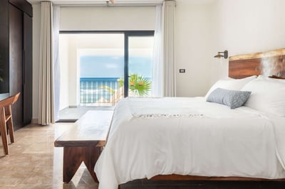 Luxury Villa Photo #25