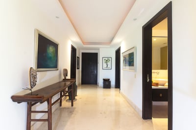 Luxury Villa Photo #7