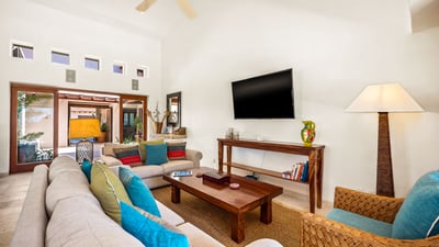 Luxury Villa Photo #11