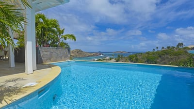 Luxury Villa Photo #6