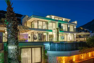 Luxury Villa Photo #5