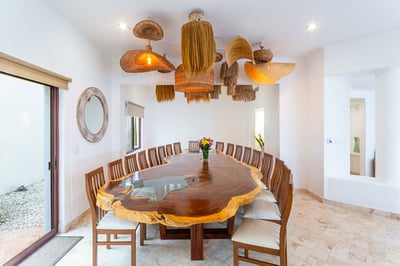 Luxury Villa Photo #24