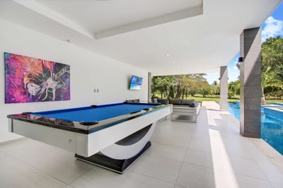 Luxury Villa Photo #39