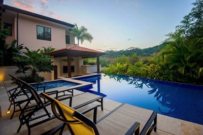 Luxury Villa Photo #9