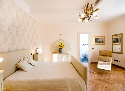 Luxury Villa Photo #31