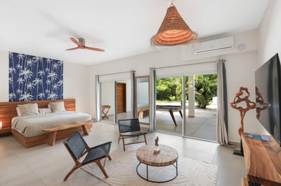 Luxury Villa Photo #34