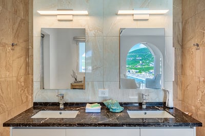 Luxury Villa Photo #42