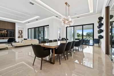 Luxury Villa Photo #25