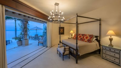 Luxury Villa Photo #31
