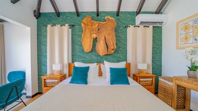 Luxury Villa Photo #43