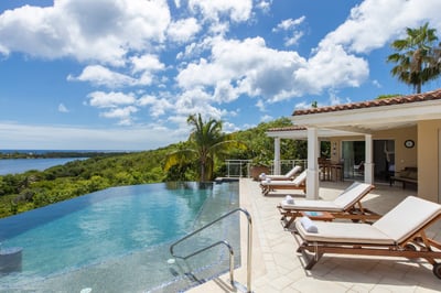 Luxury Villa Photo #6