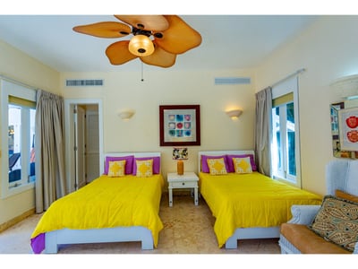 Luxury Villa Photo #34