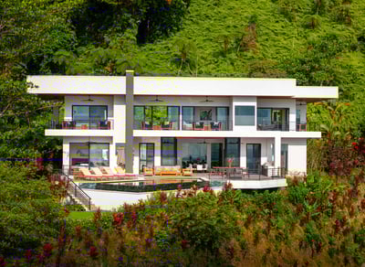 Luxury Villa Photo #6