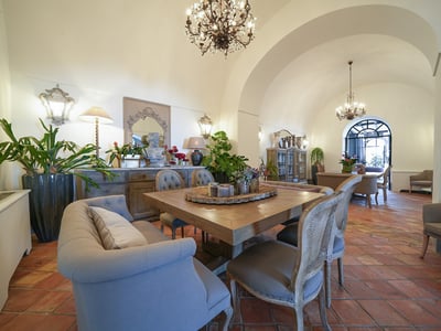 Luxury Villa Photo #22