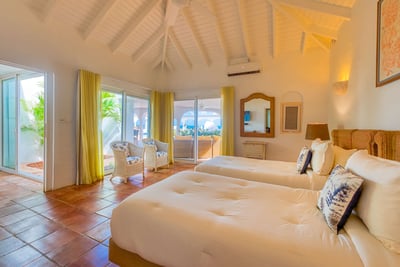 Luxury Villa Photo #17
