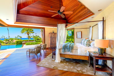Luxury Villa Photo #14