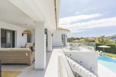 Luxury Villa Photo #4