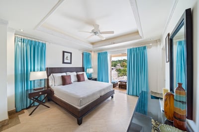 Luxury Villa Photo #5