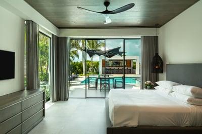 Luxury Villa Photo #20