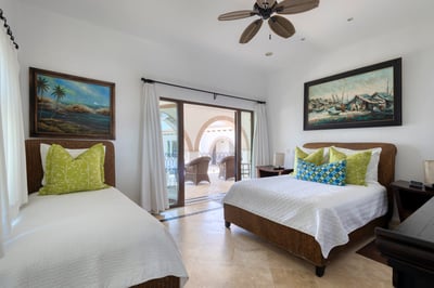 Luxury Villa Photo #36