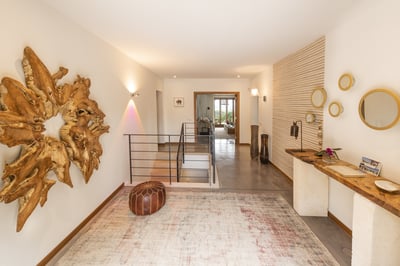 Luxury Villa Photo #10
