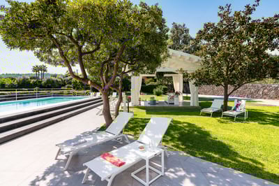 Luxury Villa Photo #6