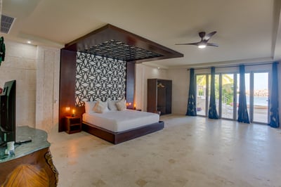 Luxury Villa Photo #41