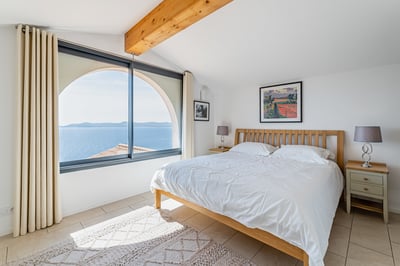 Luxury Villa Photo #17