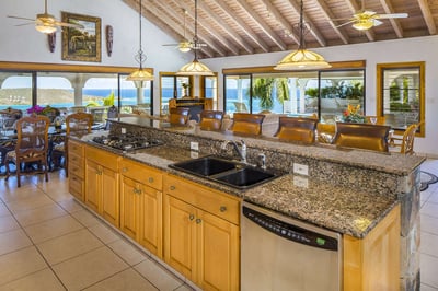 Luxury Villa Photo #16