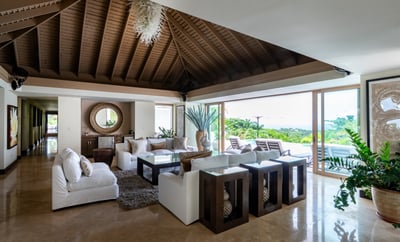 Luxury Villa Photo #8