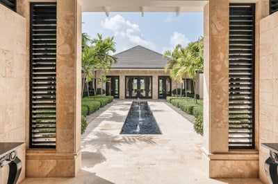 Luxury Villa Photo #13
