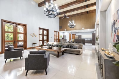 Luxury Villa Photo #18