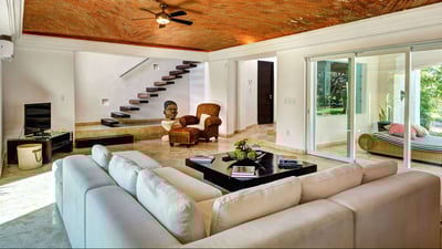 Luxury Villa Photo #7