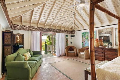 Luxury Villa Photo #24