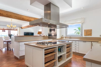 Luxury Villa Photo #13