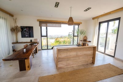 Luxury Villa Photo #37