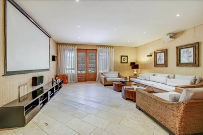Luxury Villa Photo #21