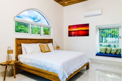 Luxury Villa Photo #41