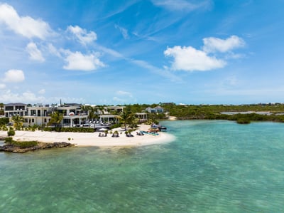 Luxury Villa Photo #5