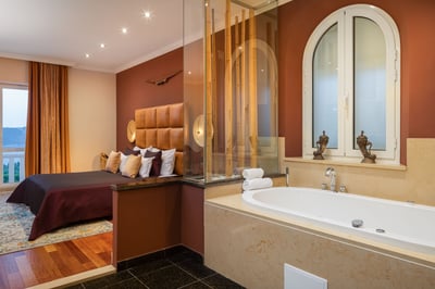 Luxury Villa Photo #60