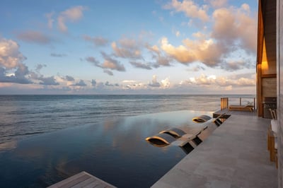 Luxury Villa Photo #4