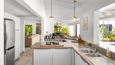 Kitchen & Dining Area