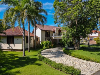Luxury Villa Photo #31