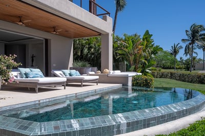 Luxury Villa Photo #4